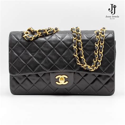 Come riconoscere una borsa Chanel originale 